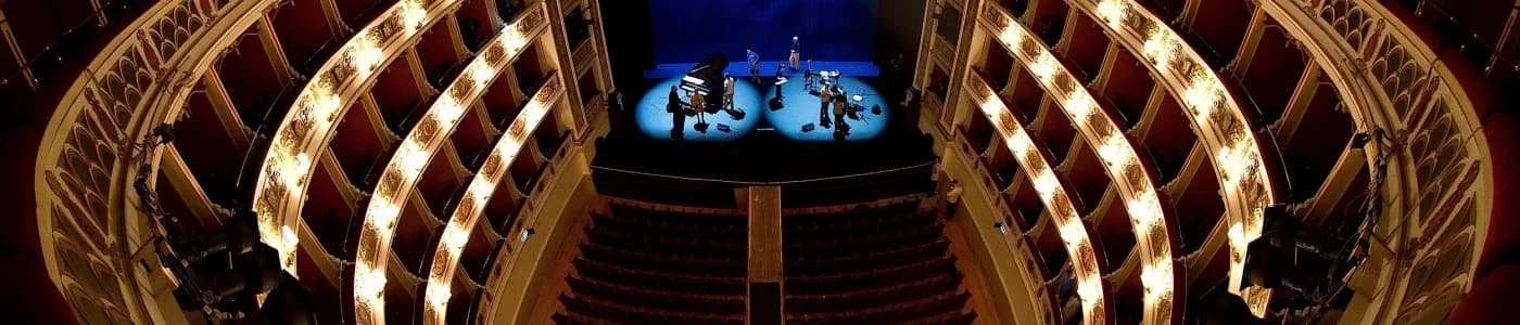 Teatro Nuovo Gian Carlo Menotti: il cuore dell'opera a Spoleto — Teatro storico, sede principale della Stagione Lirica Sperimentale